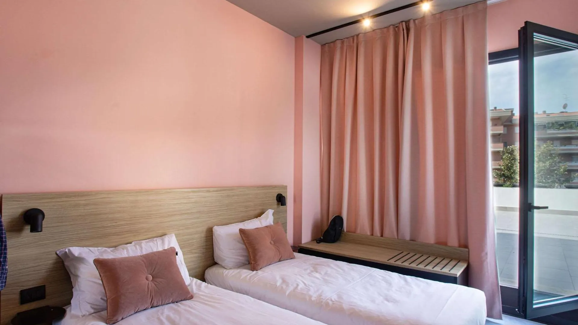 Hotel Ibis Styles Roma Aurelia 4*,